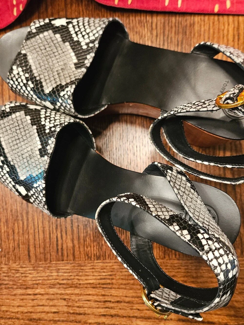 Tory Burch Camilla Roccia Snakeskin Size 10.5  New W/O Box (Storage Bag Include)